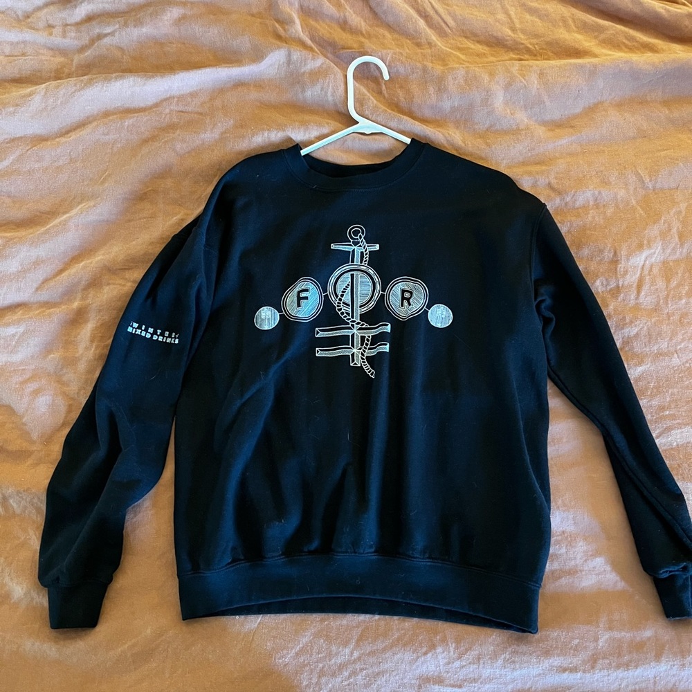 💸CCO SALE💸 Unisex Black & White Frightened Rabbit Crewneck Sweatshirt